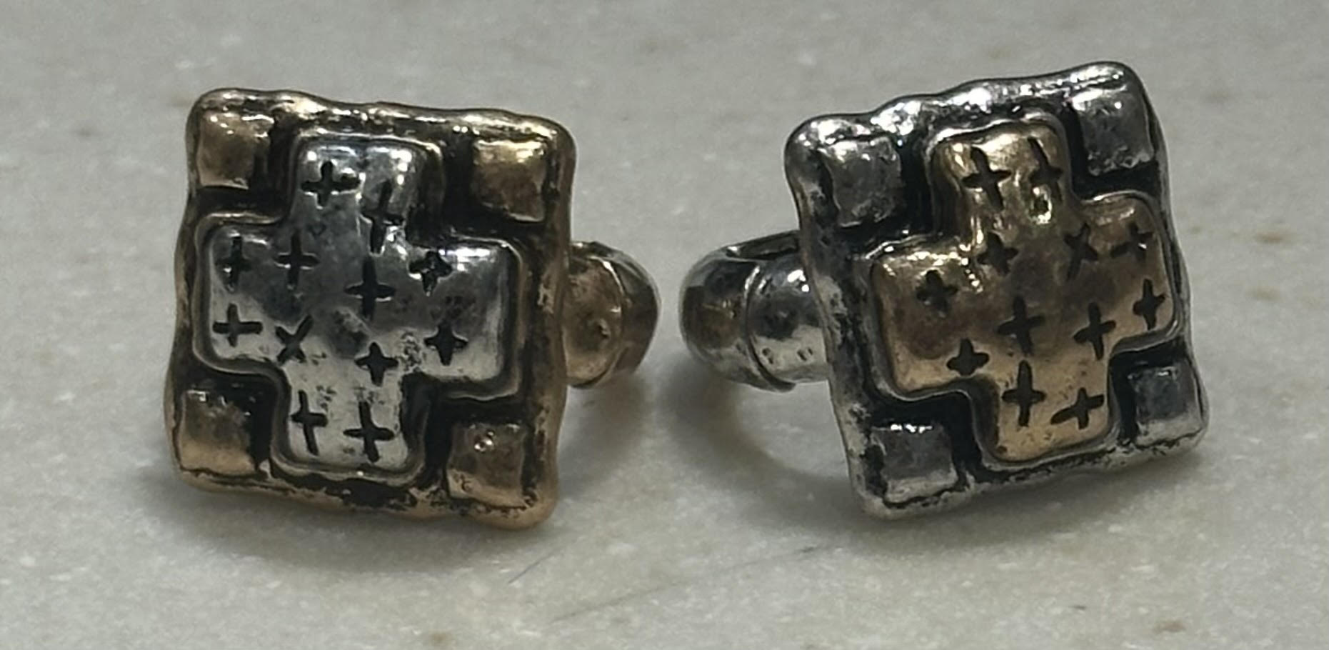 Lost and Found Trading Co. Stretch Bubble Cross Rings – TCSR6